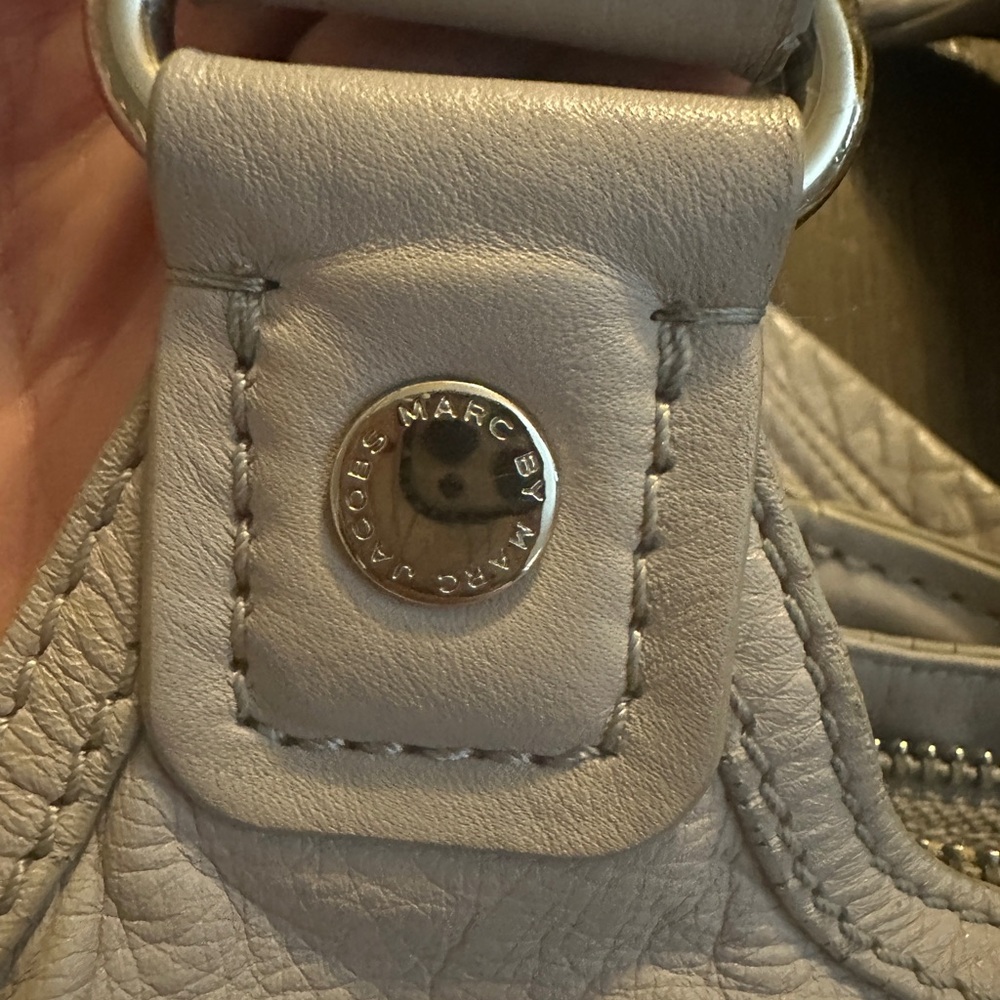 Pale gray grained leather Marc Jacobs Totally Turnlock Terre Tote shoulder bag - Picture 11 of 15